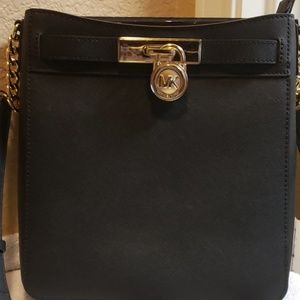 Michael Kors Hamilton Medium Leather Messenger Cro